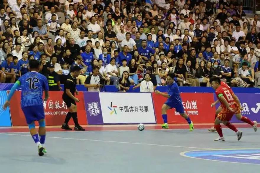 人人看球 从青训营到职业赛场：一位门将的十年进阶样本